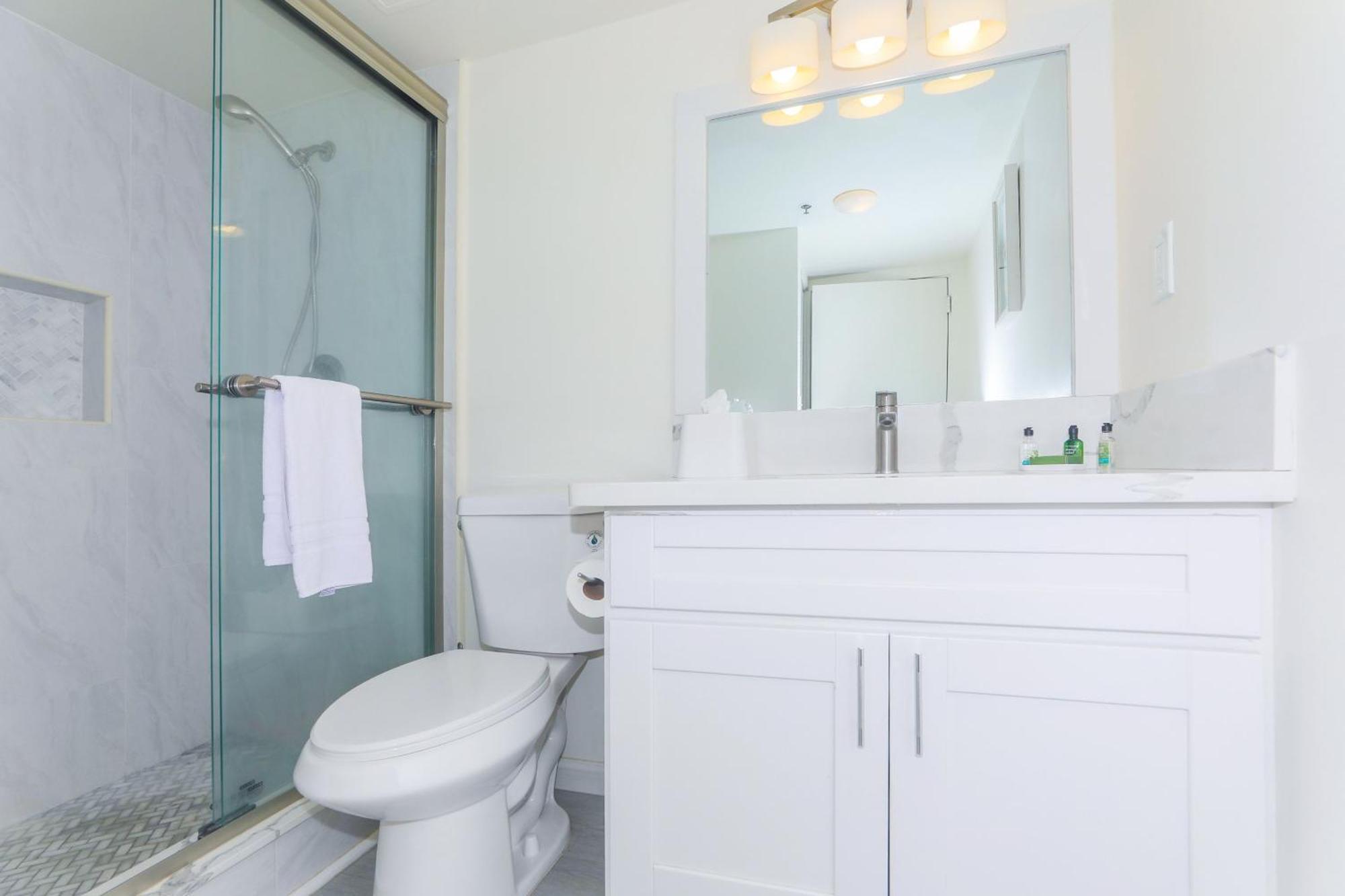 הונולולו Ilikai Tower One Bedroom Lagoon View Waikiki Condos With Lanai & Free Wifi חדר תמונה